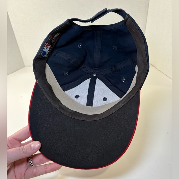 Vintage Cleveland Indians Baseball Hat Velcro SnapBack - Picture 6 of 6